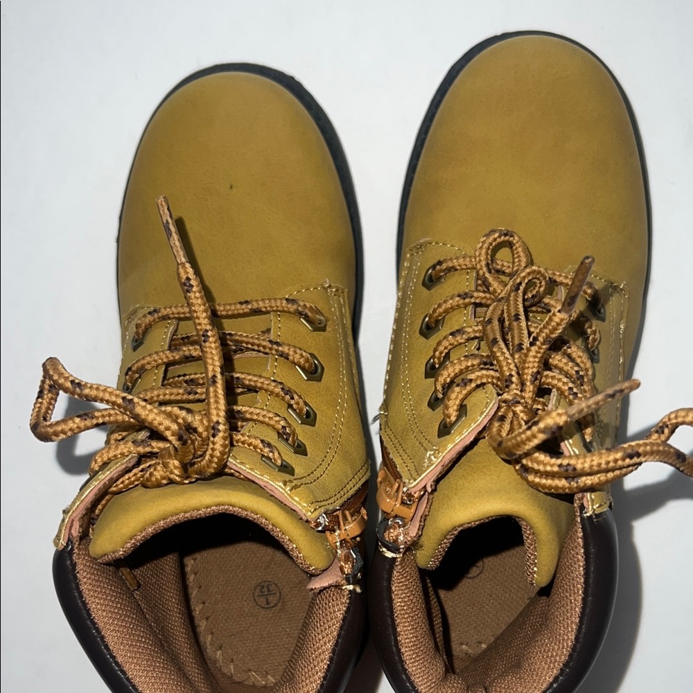 Kids Tan and Black Boots - Picture 5 of 9